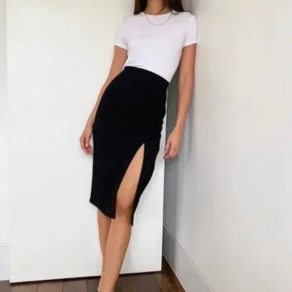 Aritizia Babaton Elegant Black Pencil Skirt with a split size 00 - Picture 5 of 5
